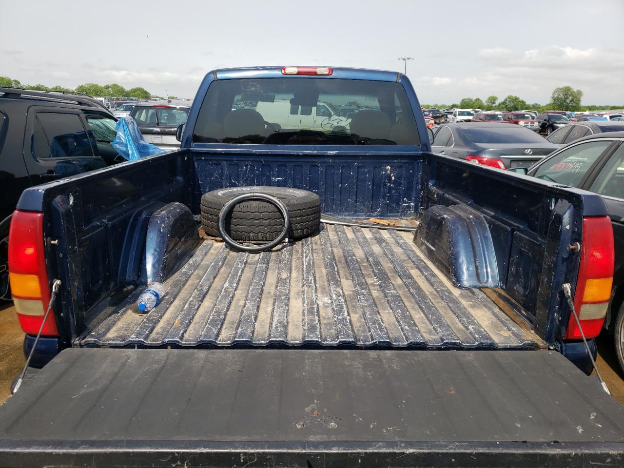 Photo 6 from auction – 1999 CHEVROLET SILVERADO with VIN 1GCEK14T3XZ103476