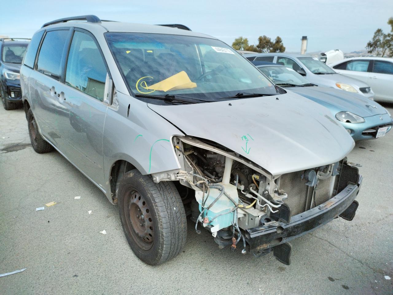 TOYOTA SIENNA 2009 with VIN 5TDZK23C19S255561 - Photo from auction
