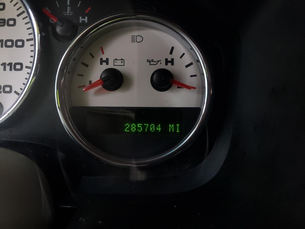 Photo 8 from auction – 2005 FORD F150 with VIN 1FTPX12505NA13494