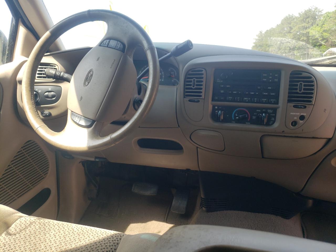 Photo 9 from auction – 2002 FORD F150 with VIN 1FTRX17W12NB20821