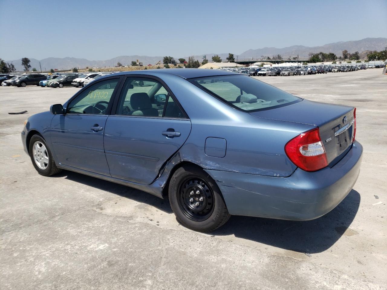 Photo 3 from auction – 2002 TOYOTA CAMRY LE with VIN 4T1BF30K52U500995