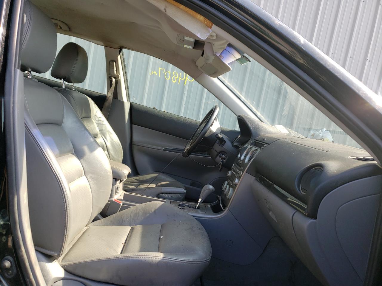 Photo 5 from auction – 2003 MAZDA 6 S with VIN 1YVFP80DX35M13519