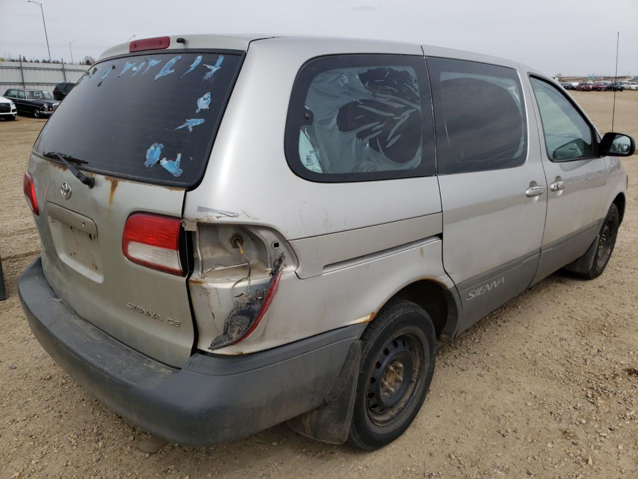 Photo 4 from auction – 2002 TOYOTA SIENNA CE with VIN 4T3ZF19C32U494748