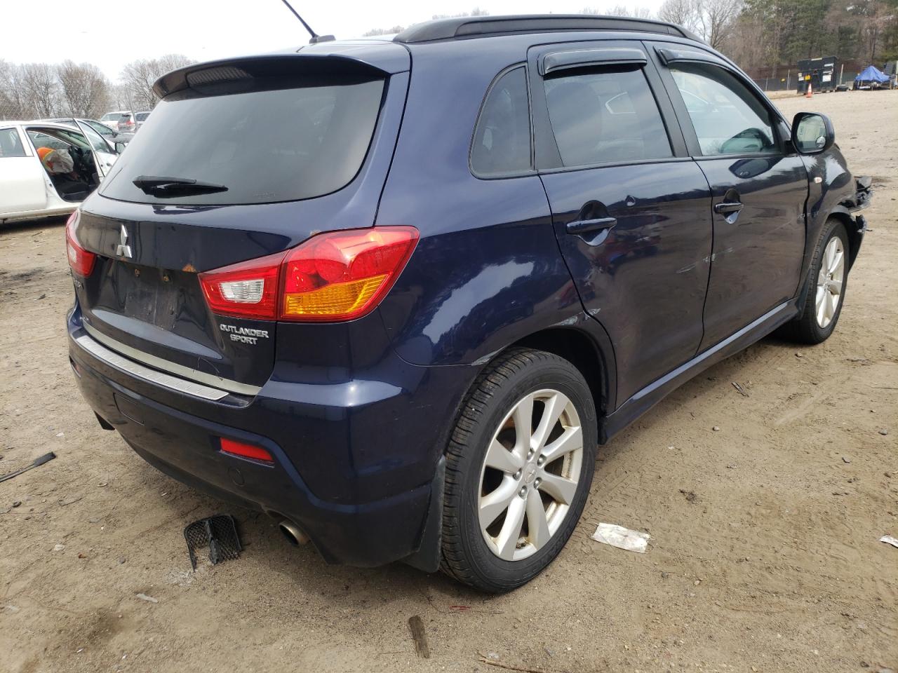 Photo 4 from auction – 2012 MITSUBISHI OUTLANDER with VIN JA4AR4AU8CZ009669