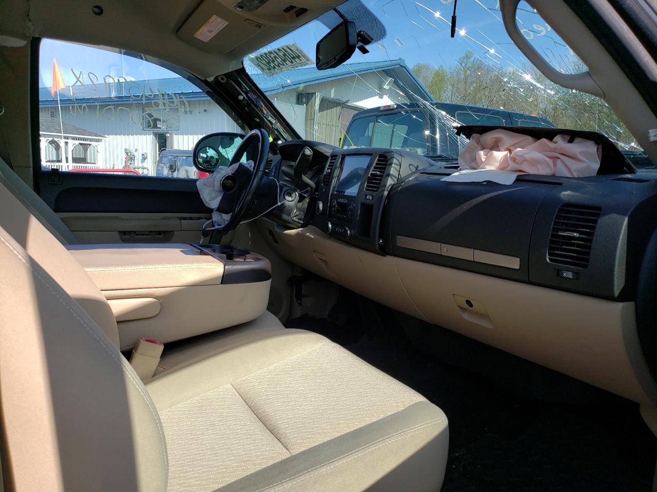 Photo 5 from auction – 2011 CHEVROLET SILVERADO with VIN 1GCRKSE38BZ317121