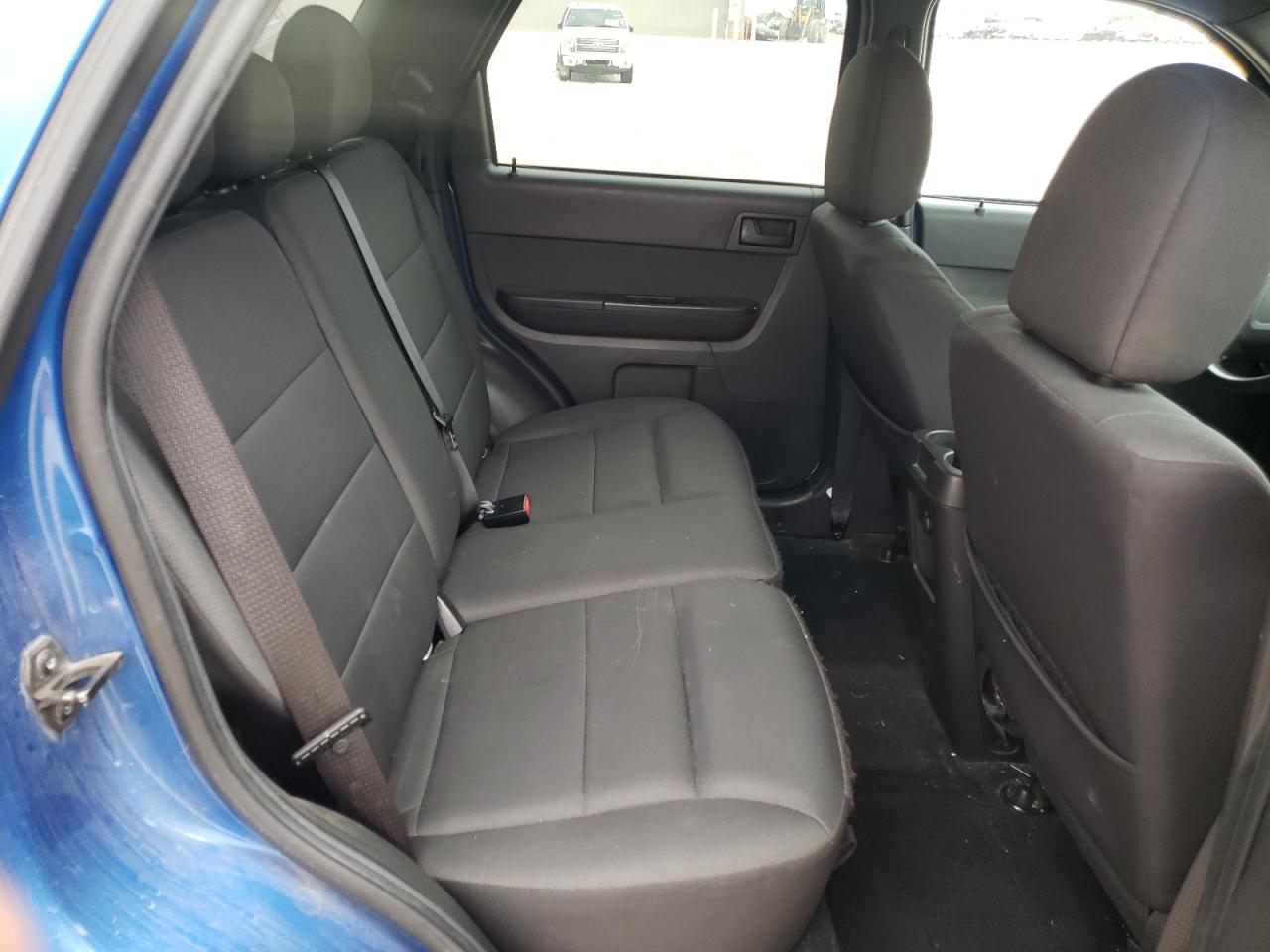Photo 6 from auction – 2011 FORD ESCAPE XLT with VIN 1FMCU0D70BKB35880