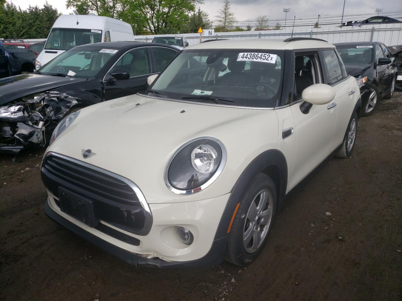 Photo 2 from auction – 2020 MINI COOPER with VIN WMWXU7C0XL2L66206