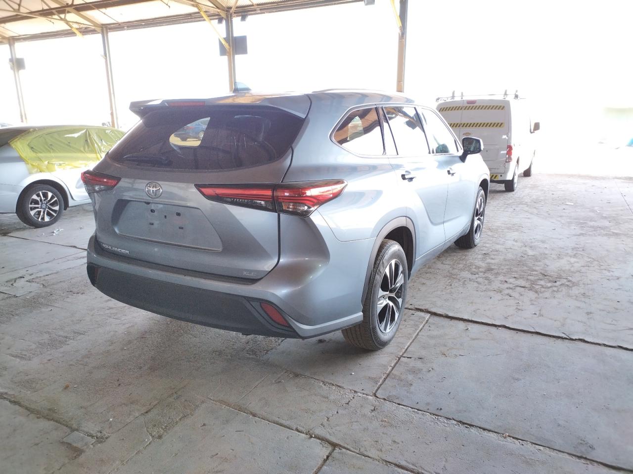 Photo 4 from auction – 2020 TOYOTA HIGHLANDER with VIN 5TDGZRAHXLS006290