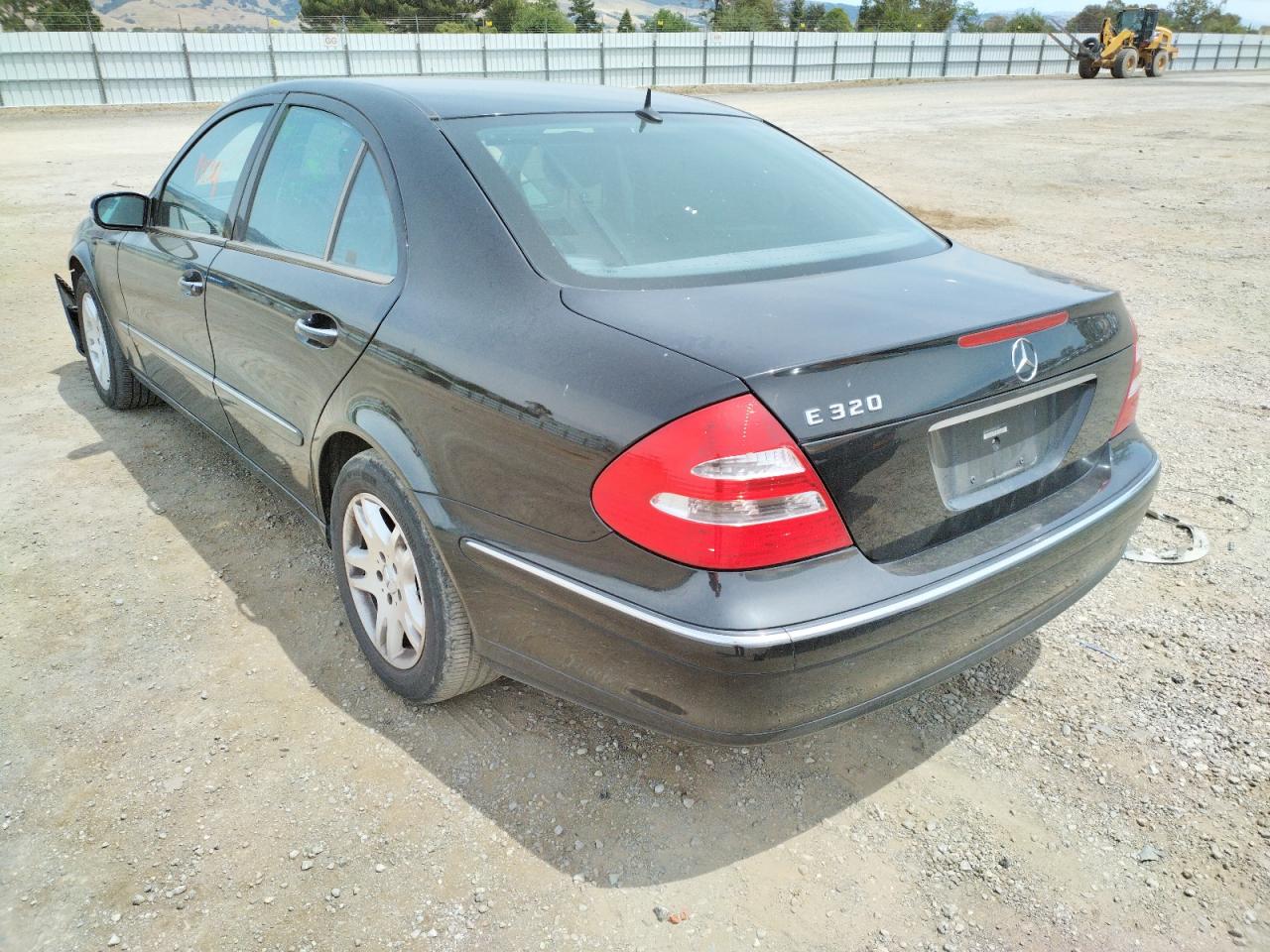 Photo 3 from auction – 2005 MERCEDES-BENZ E 320 with VIN WDBUF65JX5A651656
