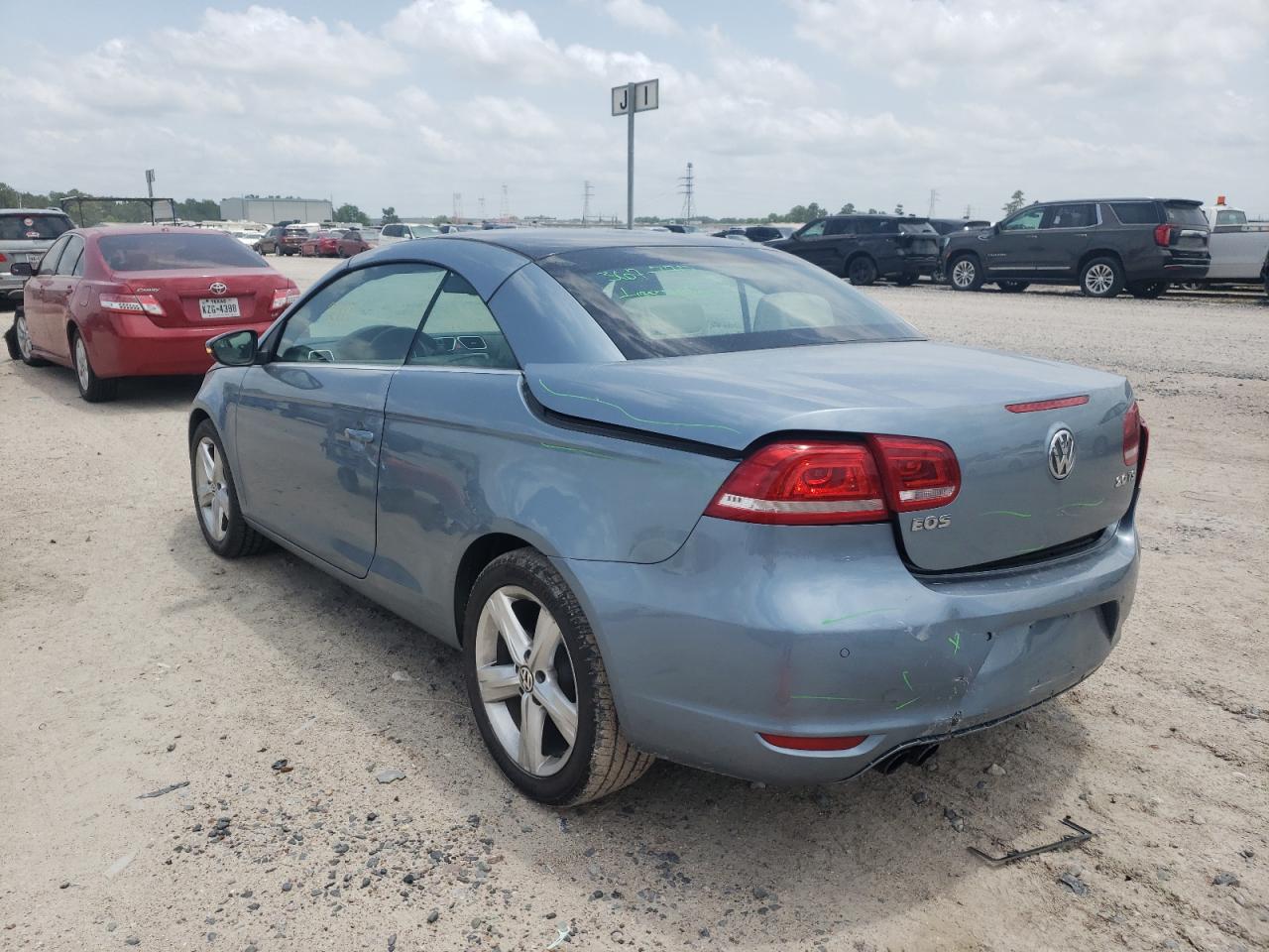 Photo 3 from auction – 2017 VOLKSWAGEN EOS LUX with VIN WVWFW7AHXCV015313