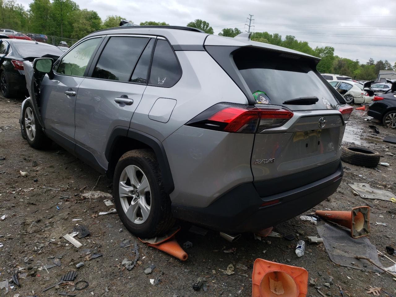 Photo 3 from auction – 2019 TOYOTA RAV4 XLE with VIN JTMP1RFV8KD509669