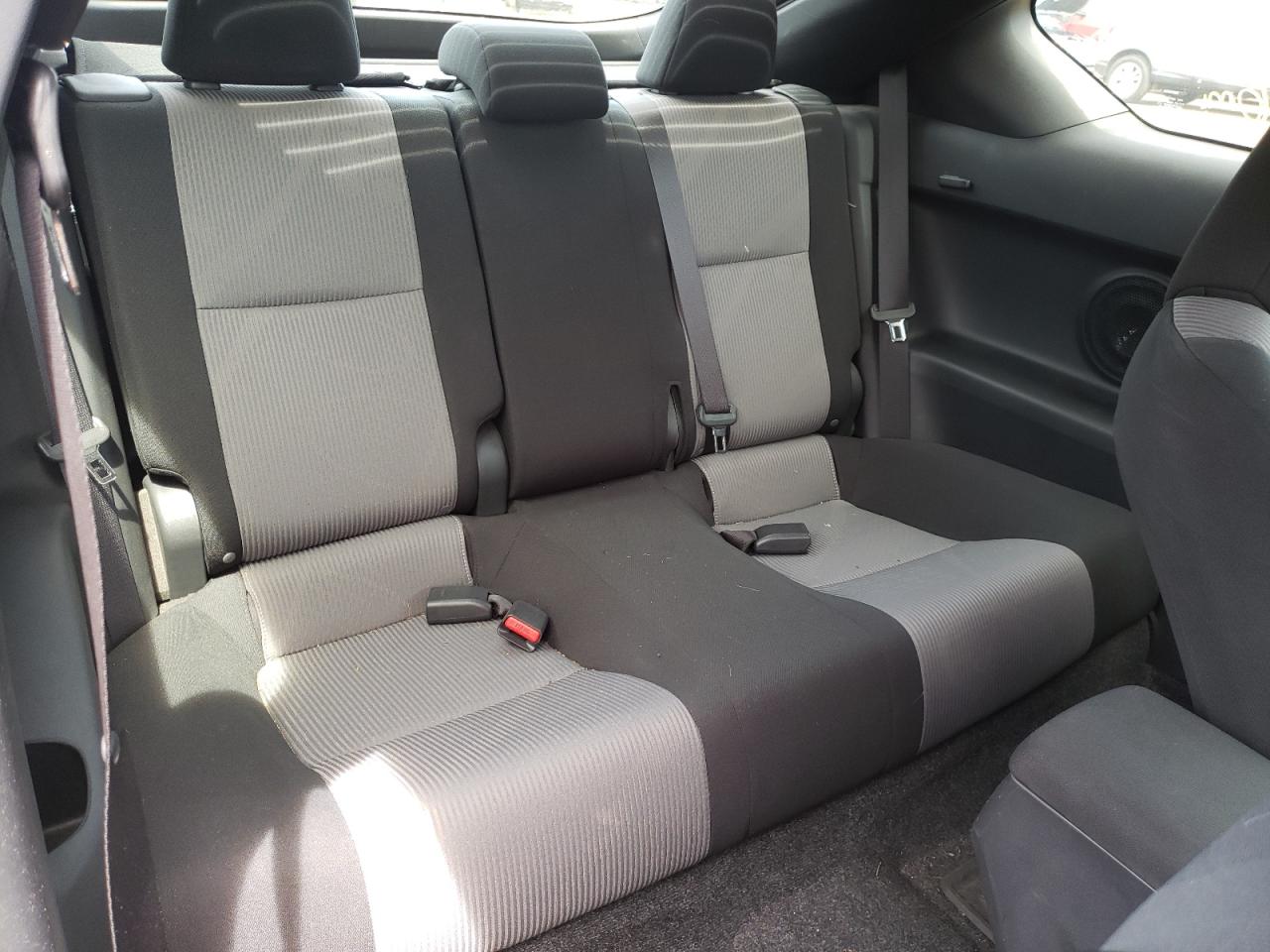 Photo 6 from auction – 2015 TOYOTA SCION TC with VIN JTKJF5C74FJ003018