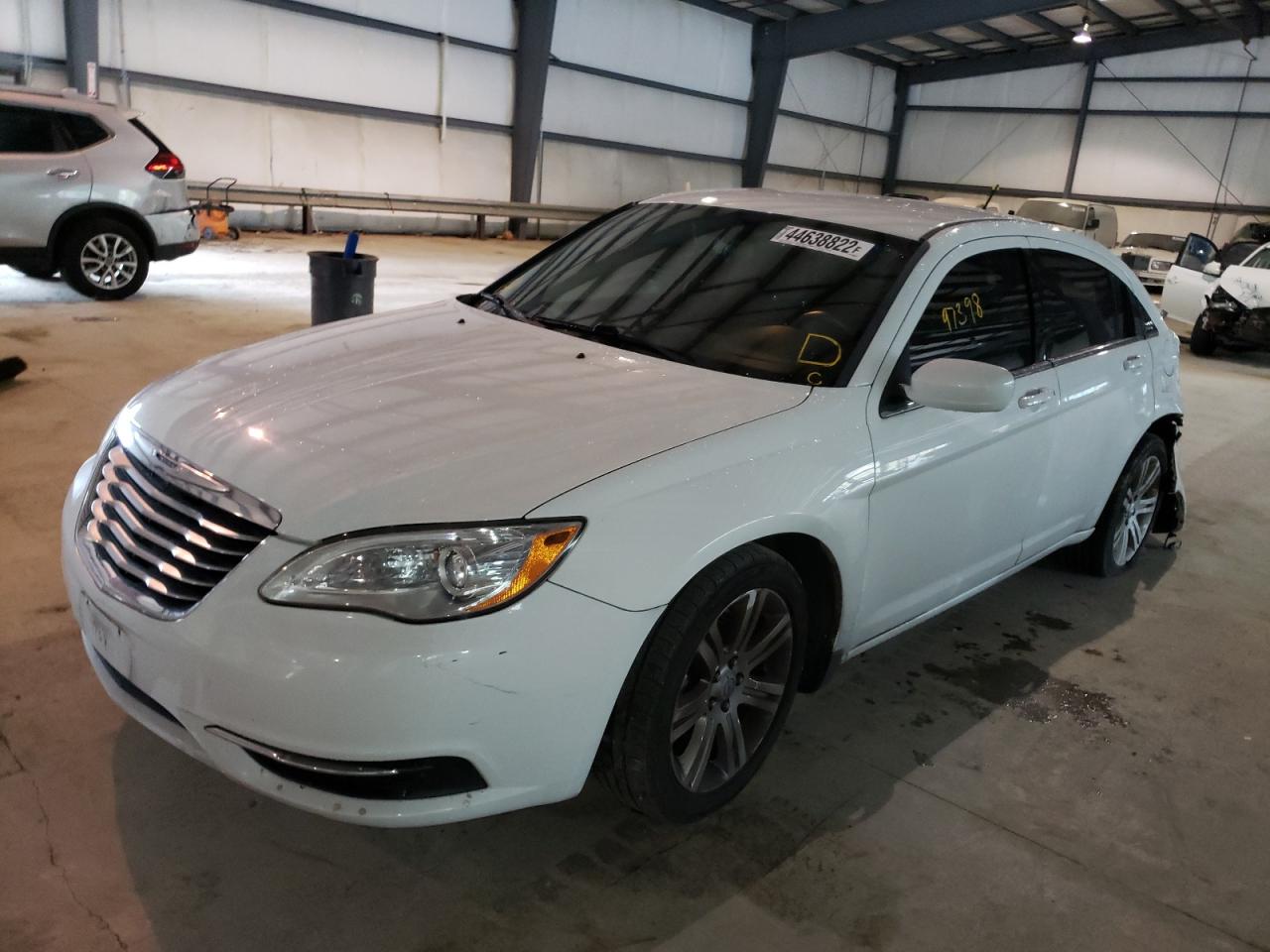 Photo 2 from auction – 2013 CHRYSLER 200 LX with VIN 1C3CCBAB0DN762872