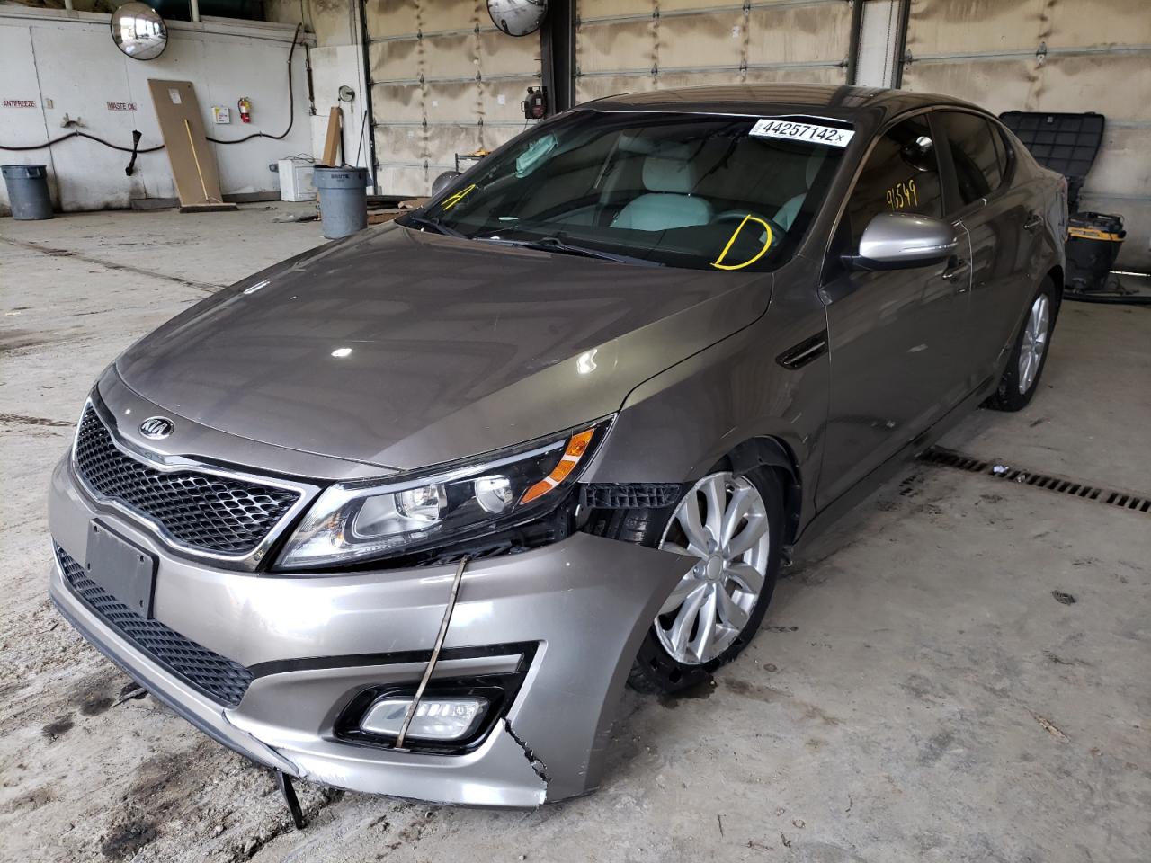 Photo 2 from auction – 2015 KIA OPTIMA LX with VIN 5XXGM4A70FG477301