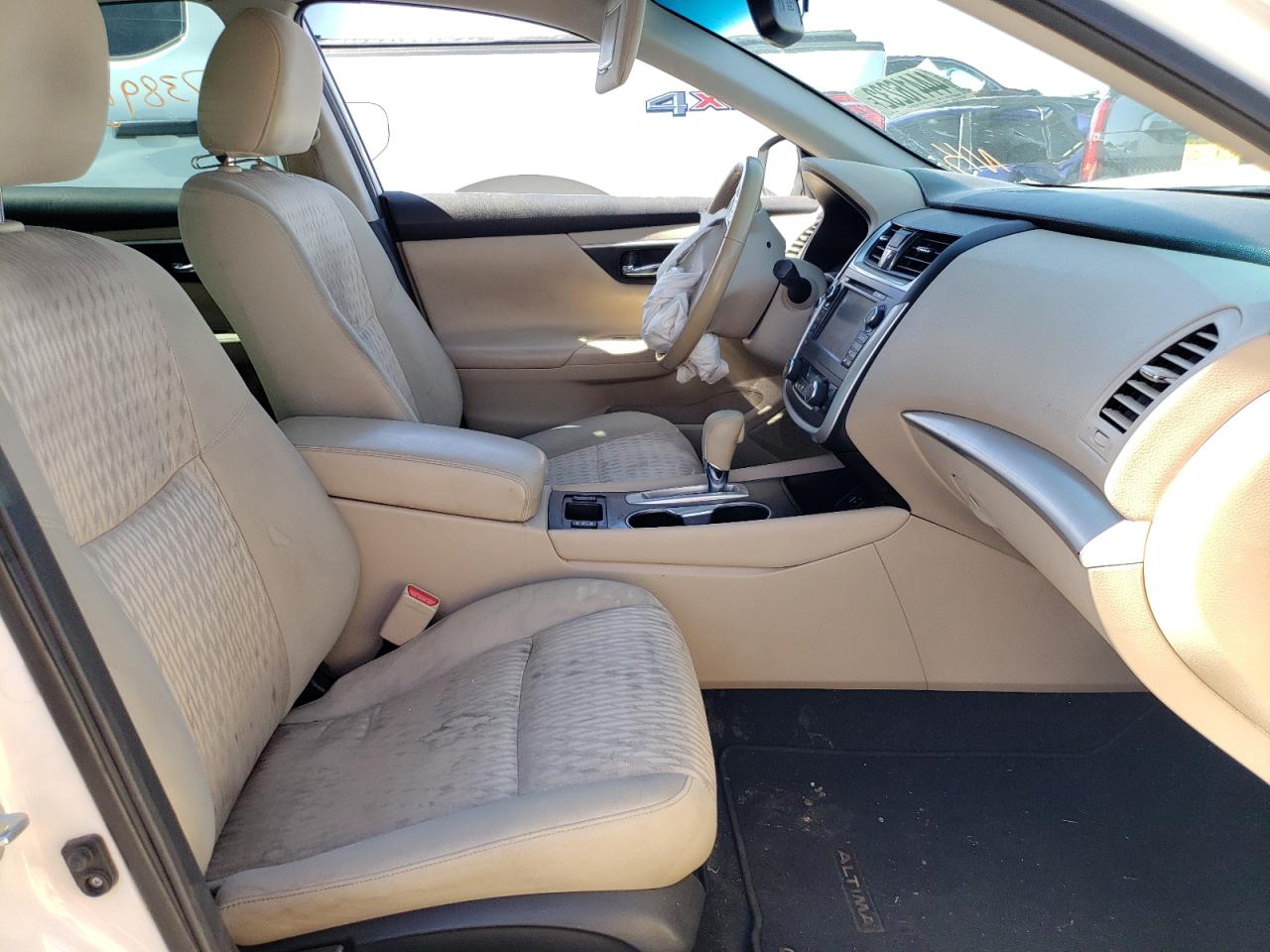 Photo 5 from auction – 2016 NISSAN ALTIMA 2.5 with VIN 1N4AL3AP1GC136760
