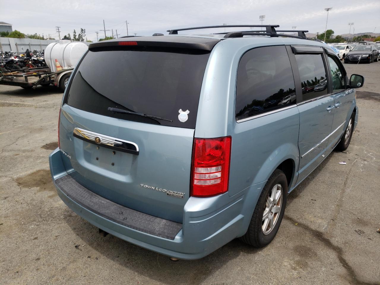 Photo 4 from auction – 2010 CHRYSLER TOWN & COU with VIN 2A4RR5D1XAR500696