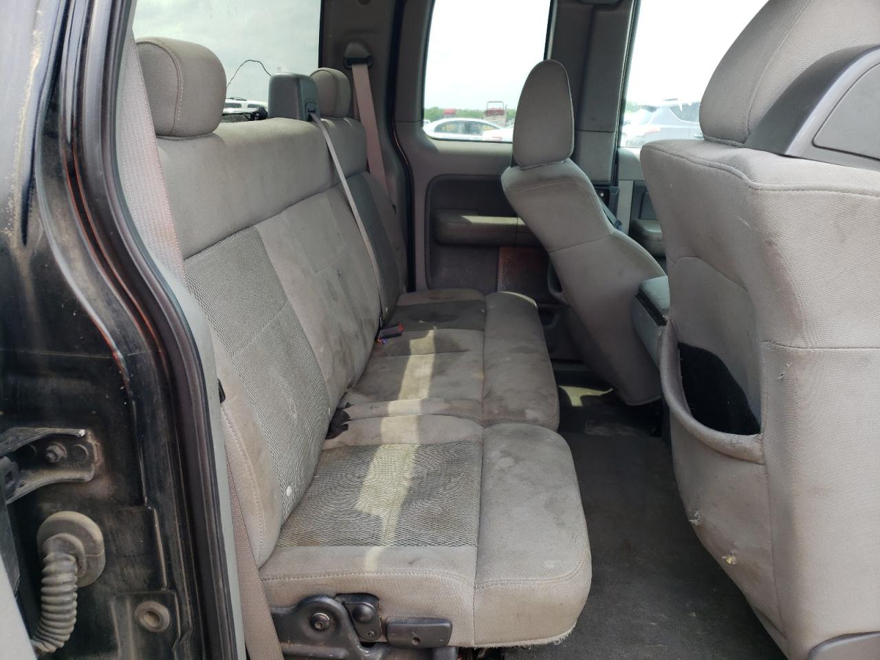 Photo 6 from auction – 2006 FORD F150 with VIN 1FTRX12W76FB03478