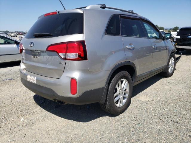 Photo 4 from auction – 2015 KIA SORENTO LX with VIN 5XYKTDA72FG610293