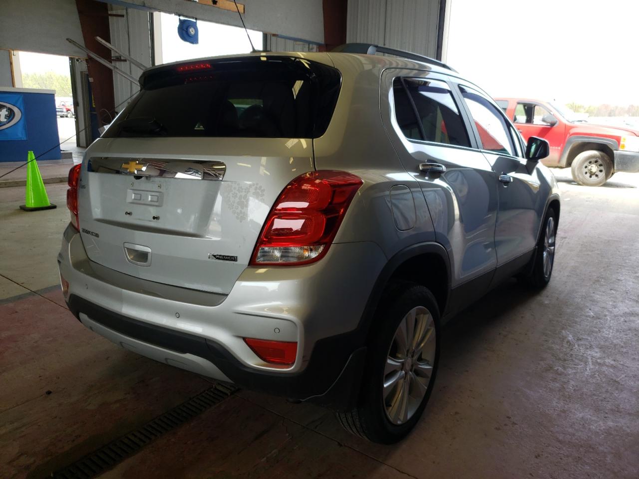 Photo 4 from auction – 2018 CHEVROLET TRAX PREMI with VIN 3GNCJRSB0JL323134