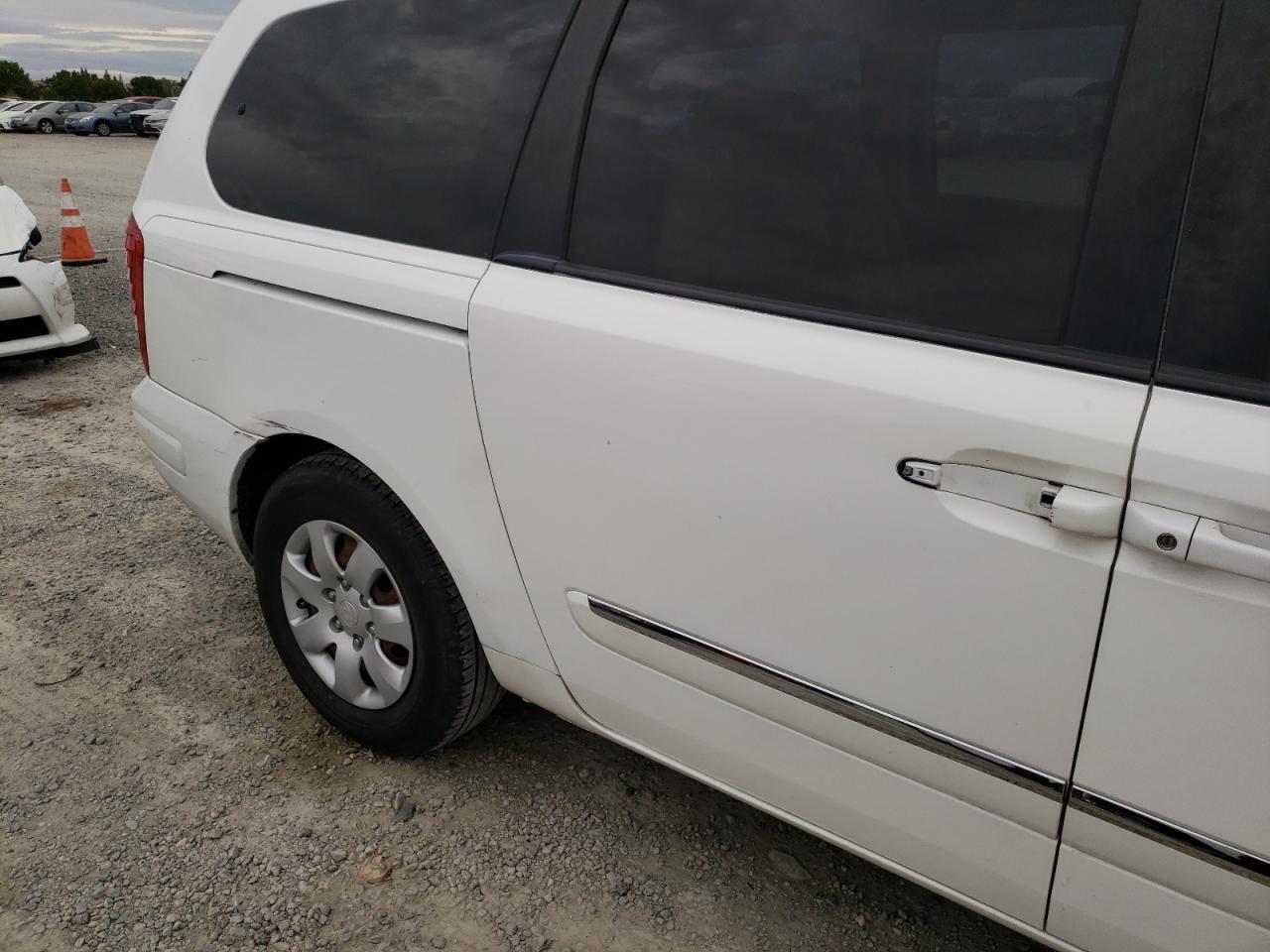 Photo 9 from auction – 2007 HYUNDAI ENTOURAGE with VIN KNDMC233776016729