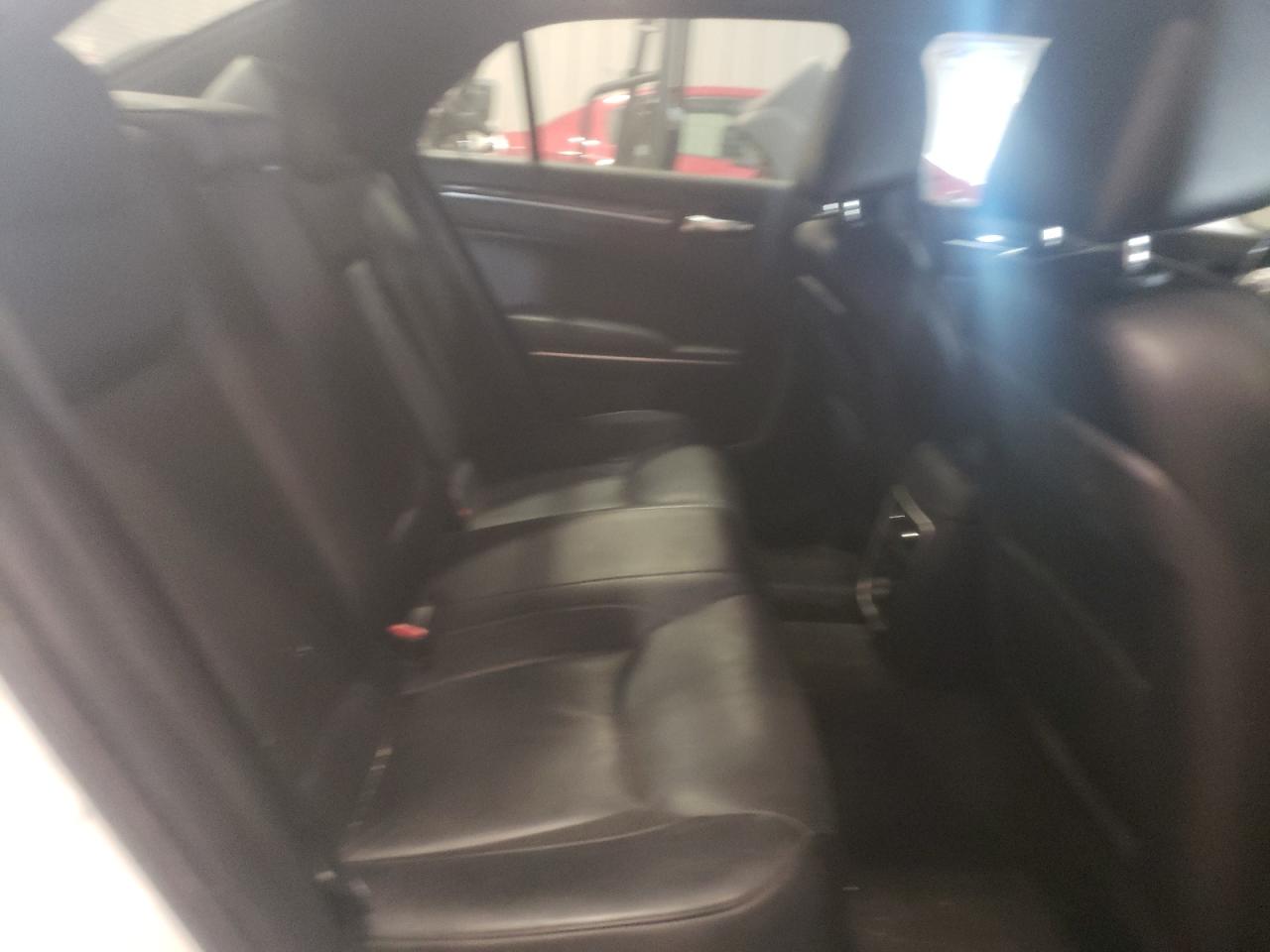 Photo 6 from auction – 2011 CHRYSLER 300C with VIN 2C3CK6CT1BH573928