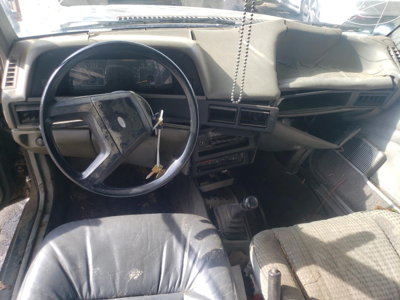 Photo 9 from auction – 1985 FORD ESCORT GL with VIN 1FABP3790FW280704