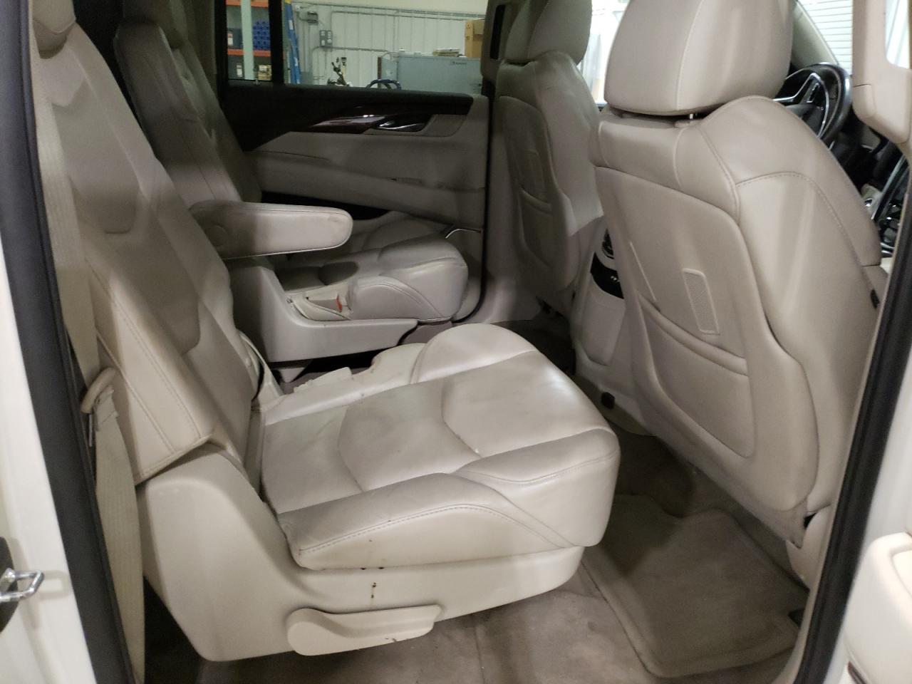 Photo 18 from auction – 2015 CADILLAC ESCALADE with VIN 1GYS4JKJ3FR276406