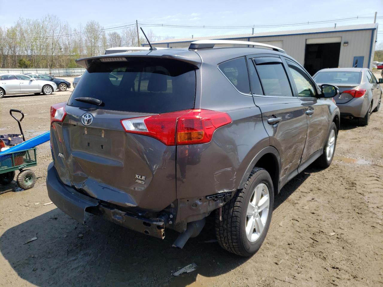 Photo 4 from auction – 2013 TOYOTA RAV4 XLE with VIN JTMRFREV3D5019021
