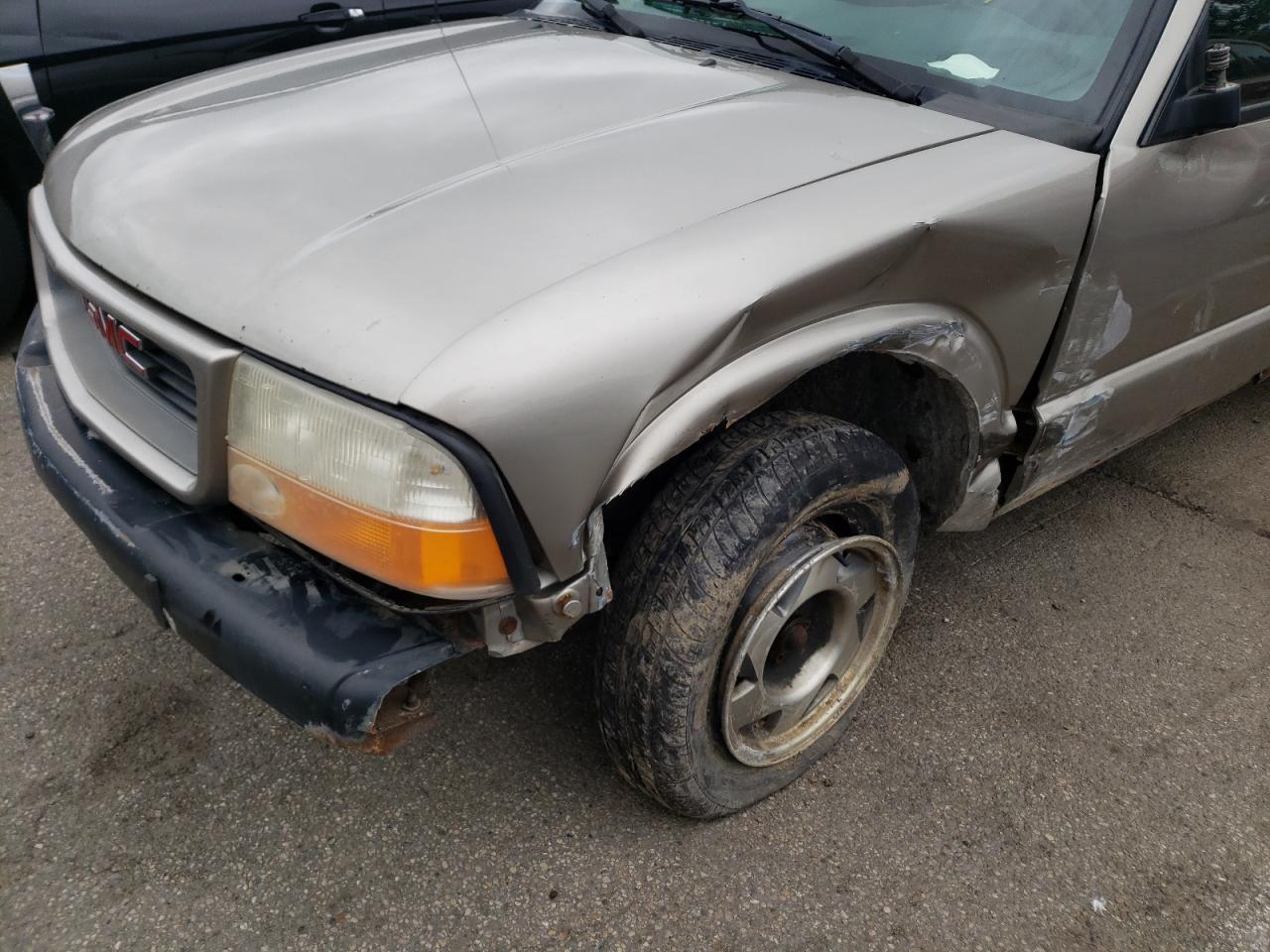 Photo 9 from auction – 2000 GMC SONOMA with VIN 1GTCS19WXY8168729