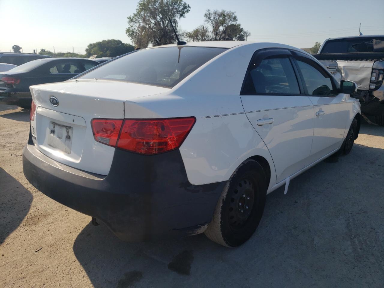Photo 4 from auction – 2013 KIA FORTE LX with VIN KNAFT4A20D5738637