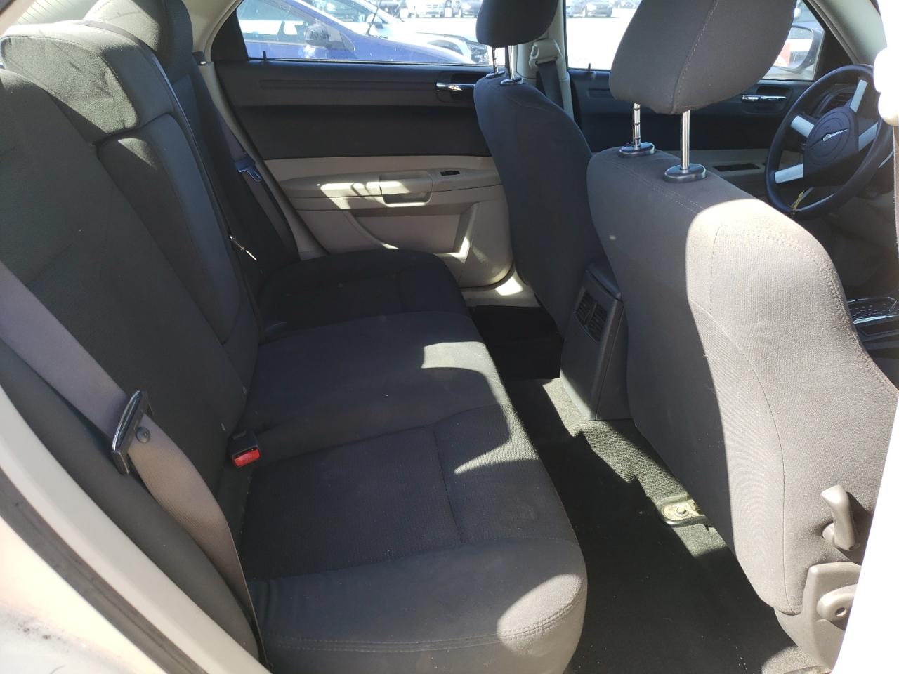 Photo 6 from auction – 2005 CHRYSLER 300 with VIN 2C3JA43R15H187517