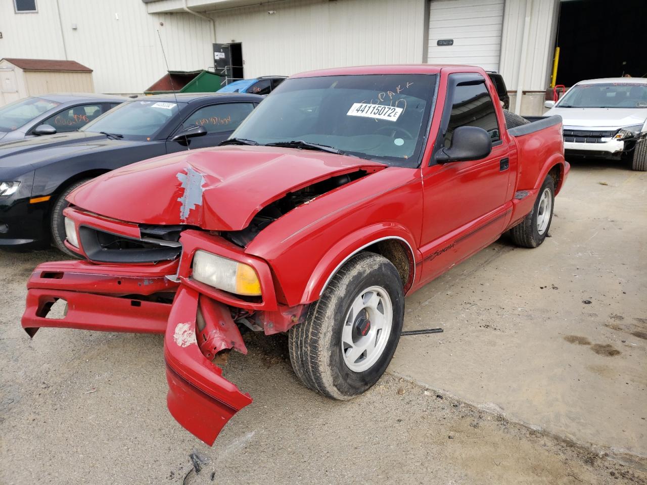 Photo 2 from auction – 1997 GMC SONOMA with VIN 1GTCS1444V8511424
