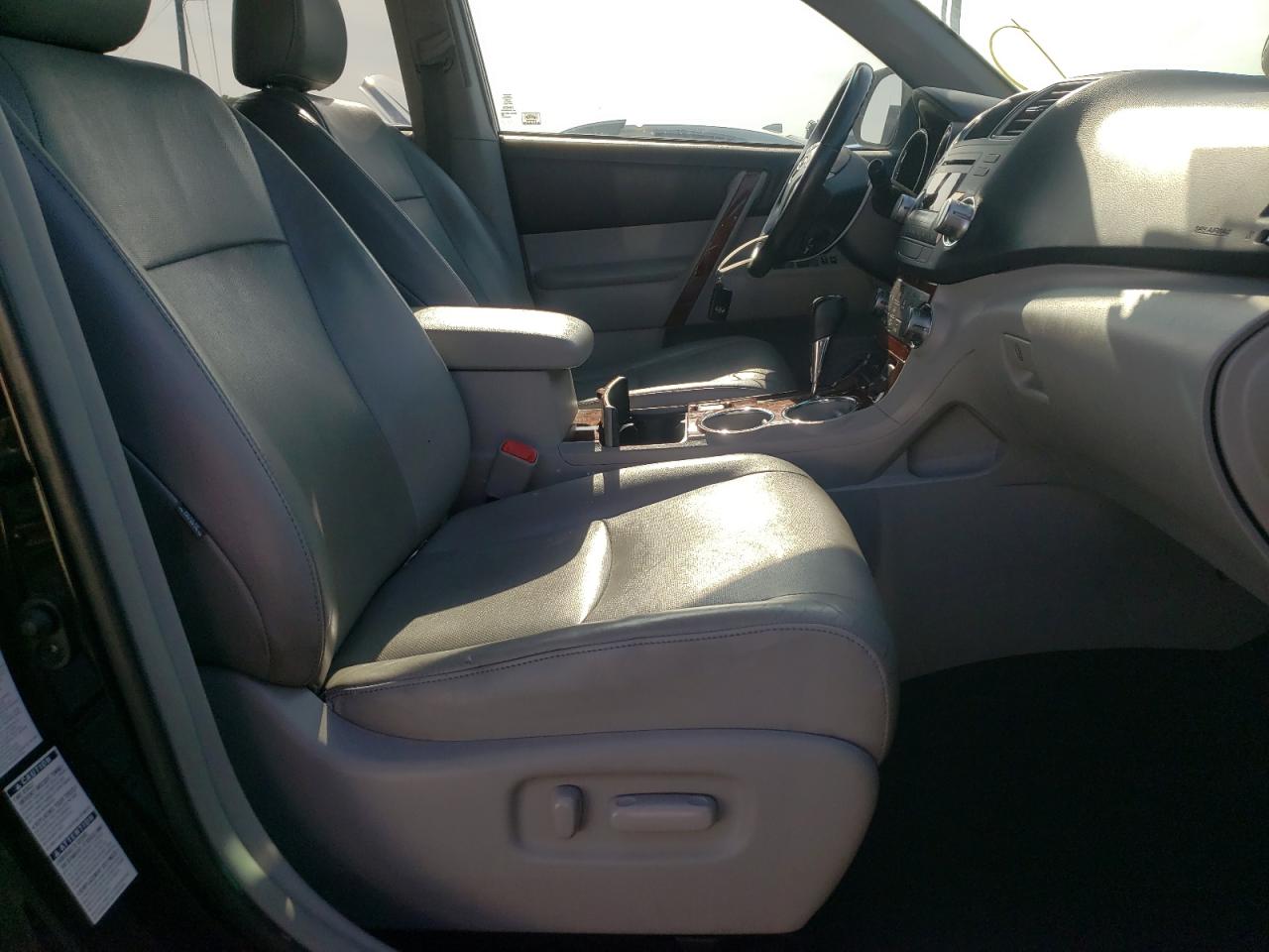 Photo 5 from auction – 2012 TOYOTA HIGHLANDER with VIN 5TDDK3EH6CS115988