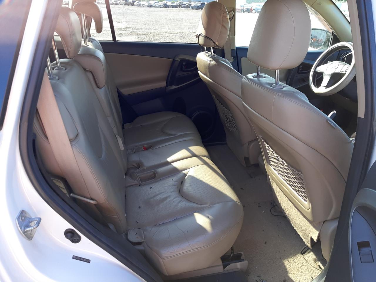 Photo 6 from auction – 2010 TOYOTA RAV4 LIMIT with VIN 2T3YF4DV6AW025030