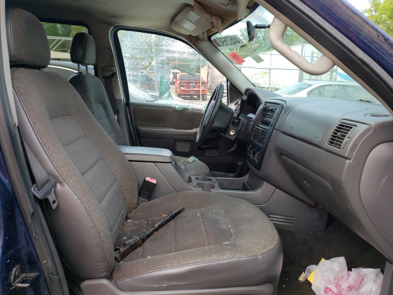 Photo 5 from auction – 2005 FORD EXPLORER X with VIN 1FMZU62K15UA26695