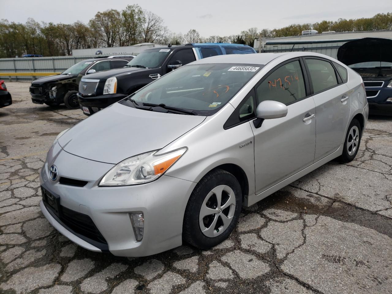 Photo 2 from auction – 2013 TOYOTA PRIUS with VIN JTDKN3DU5D5695674