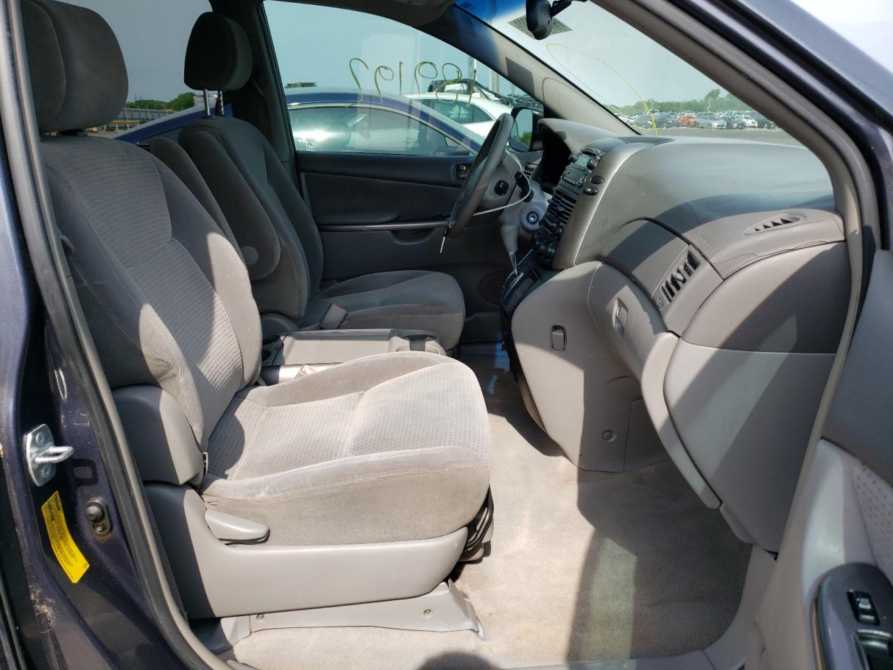 Photo 5 from auction – 2006 TOYOTA SIENNA CE with VIN 5TDZA23C26S429331
