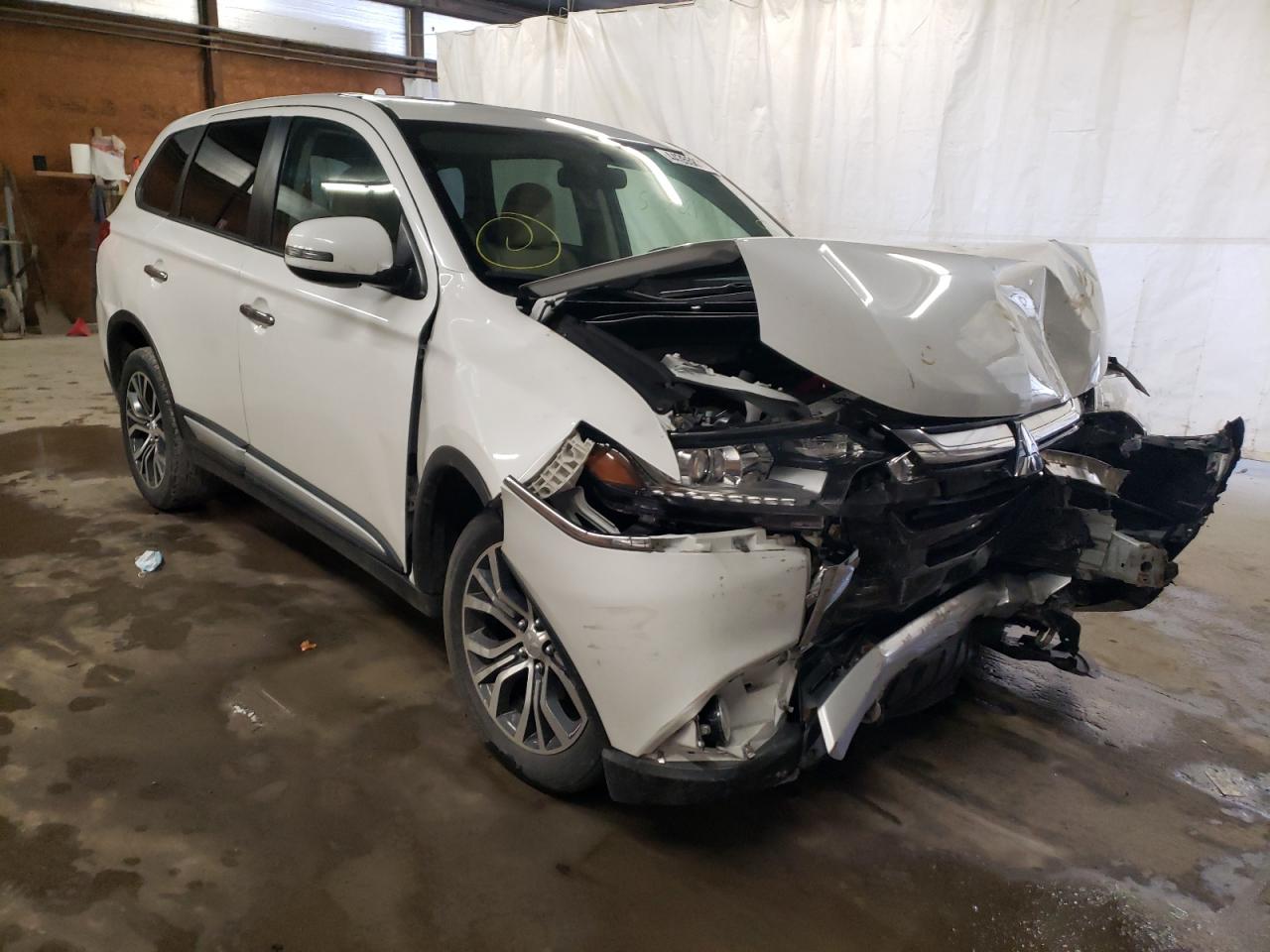 MITSUBISHI OUTLANDER 2017 with VIN JA4AZ3A34HZ017289 - Photo from auction