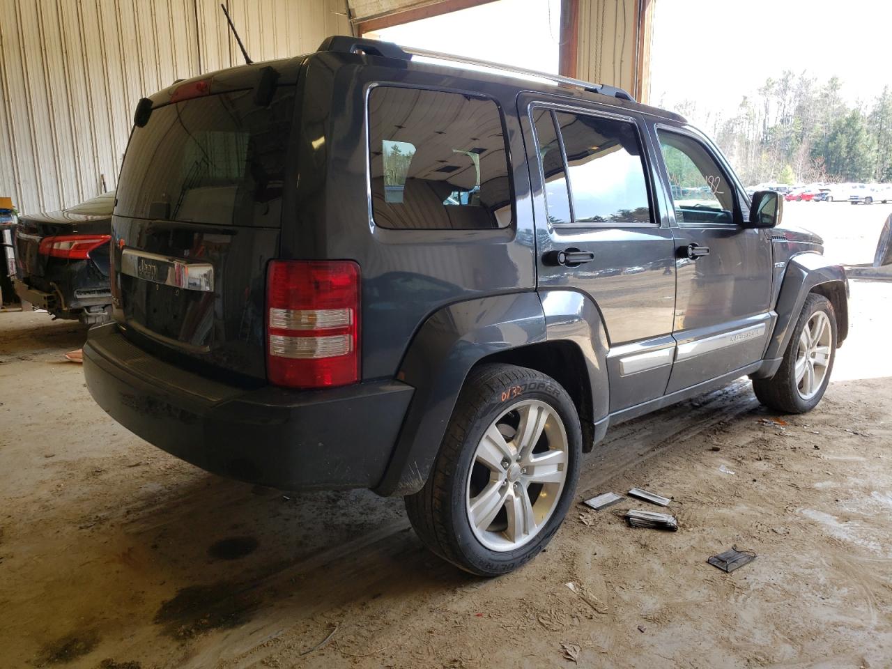 Photo 4 from auction – 2011 JEEP LIBERTY SP with VIN 1J4PN2GK0BW593033