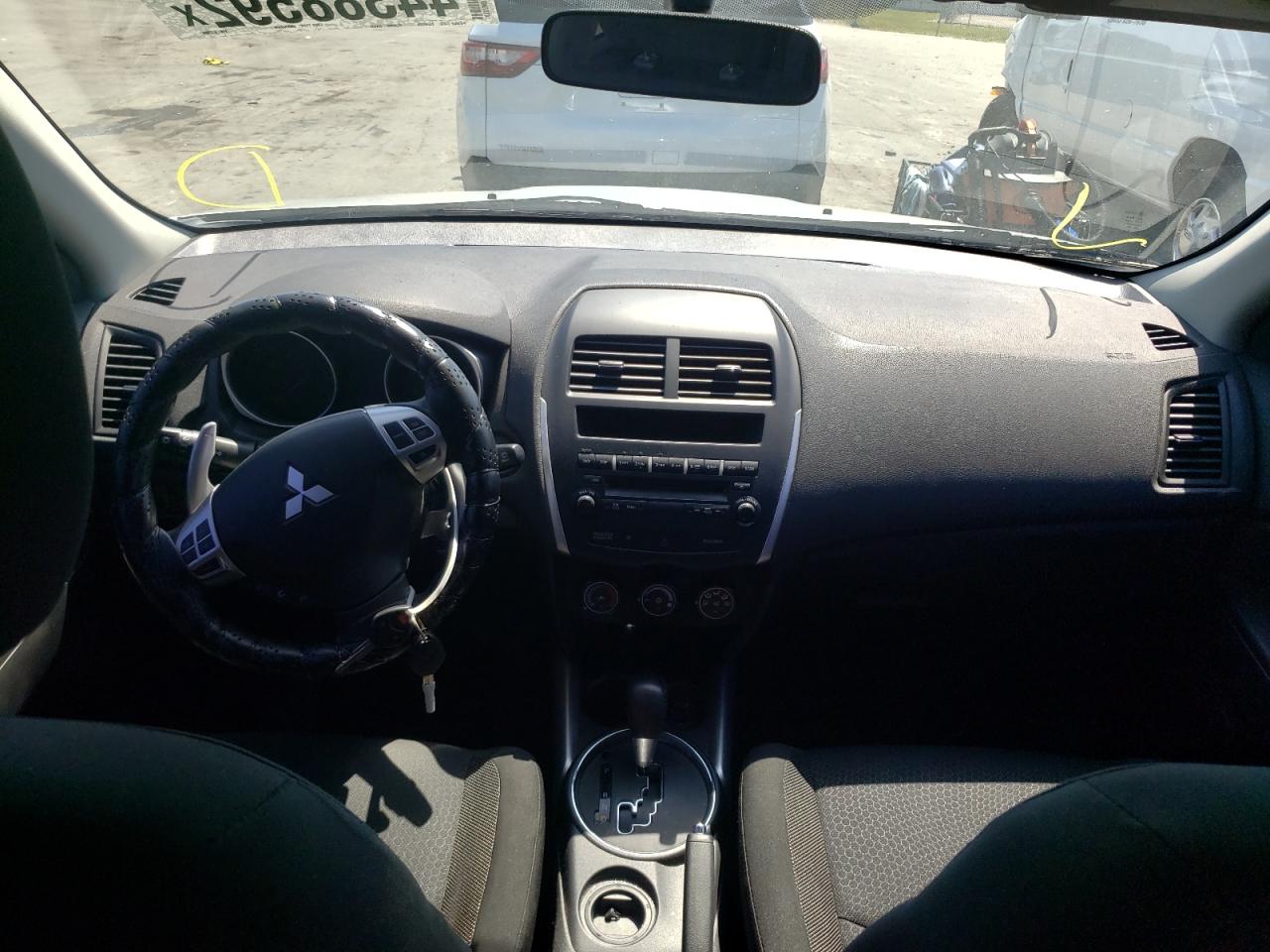 Photo 9 from auction – 2011 MITSUBISHI OUTLANDER with VIN JA4AP3AUXBZ012006