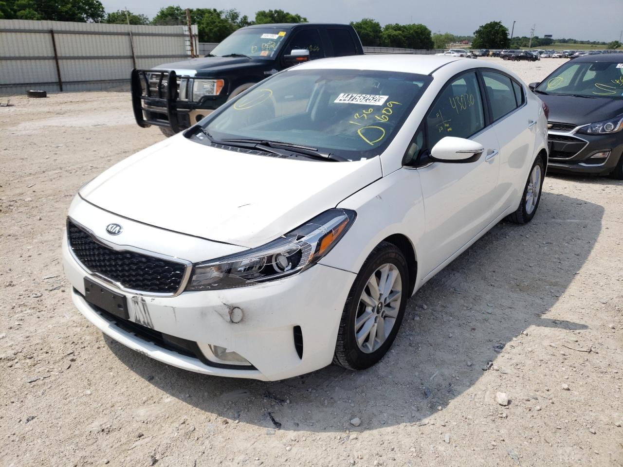 Photo 2 from auction – 2017 KIA FORTE LX with VIN 3KPFL4A78HE136609