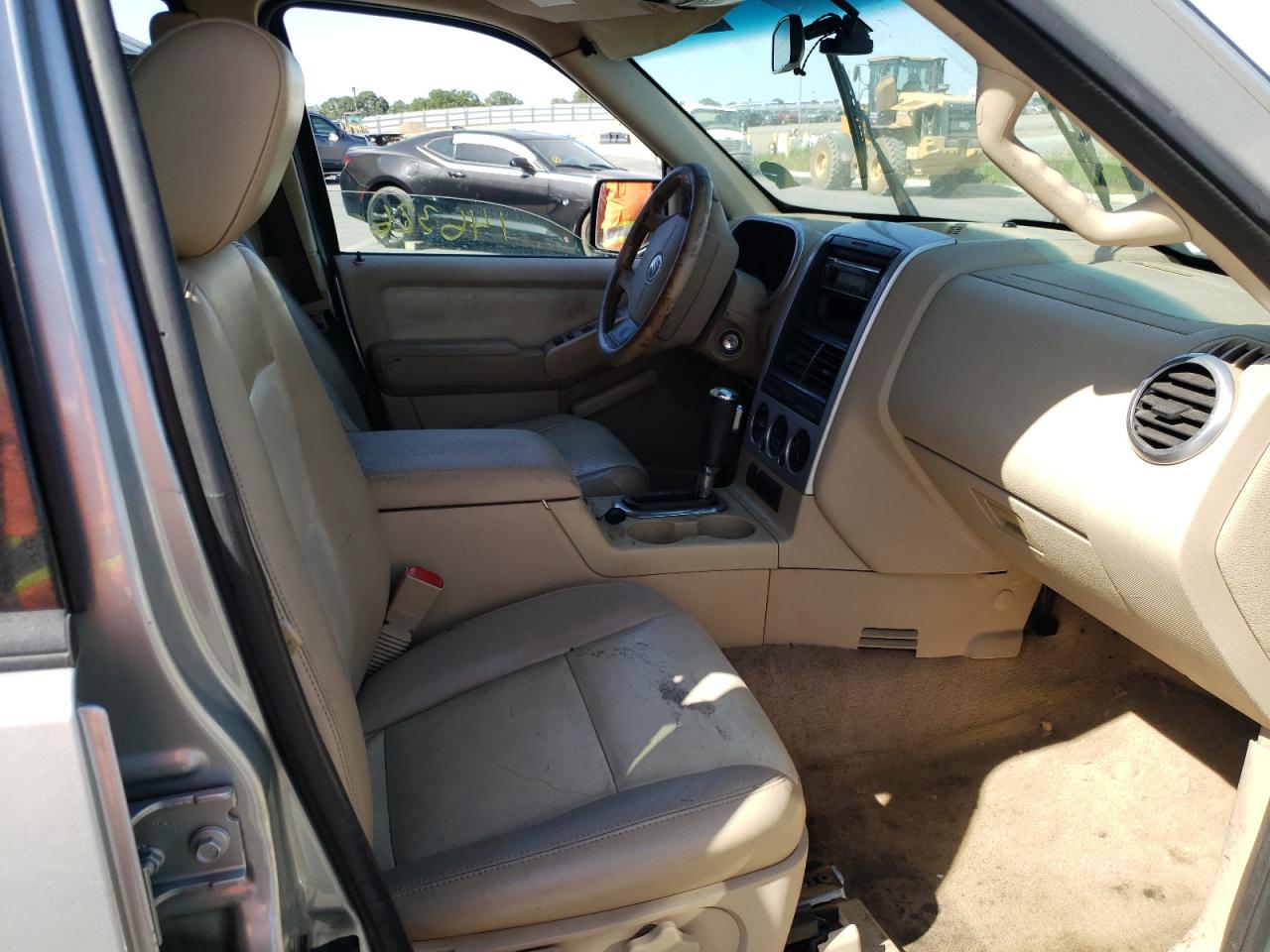 Photo 5 from auction – 2006 MERCURY MOUNTAINEE with VIN 4M2EU46E06UJ09431