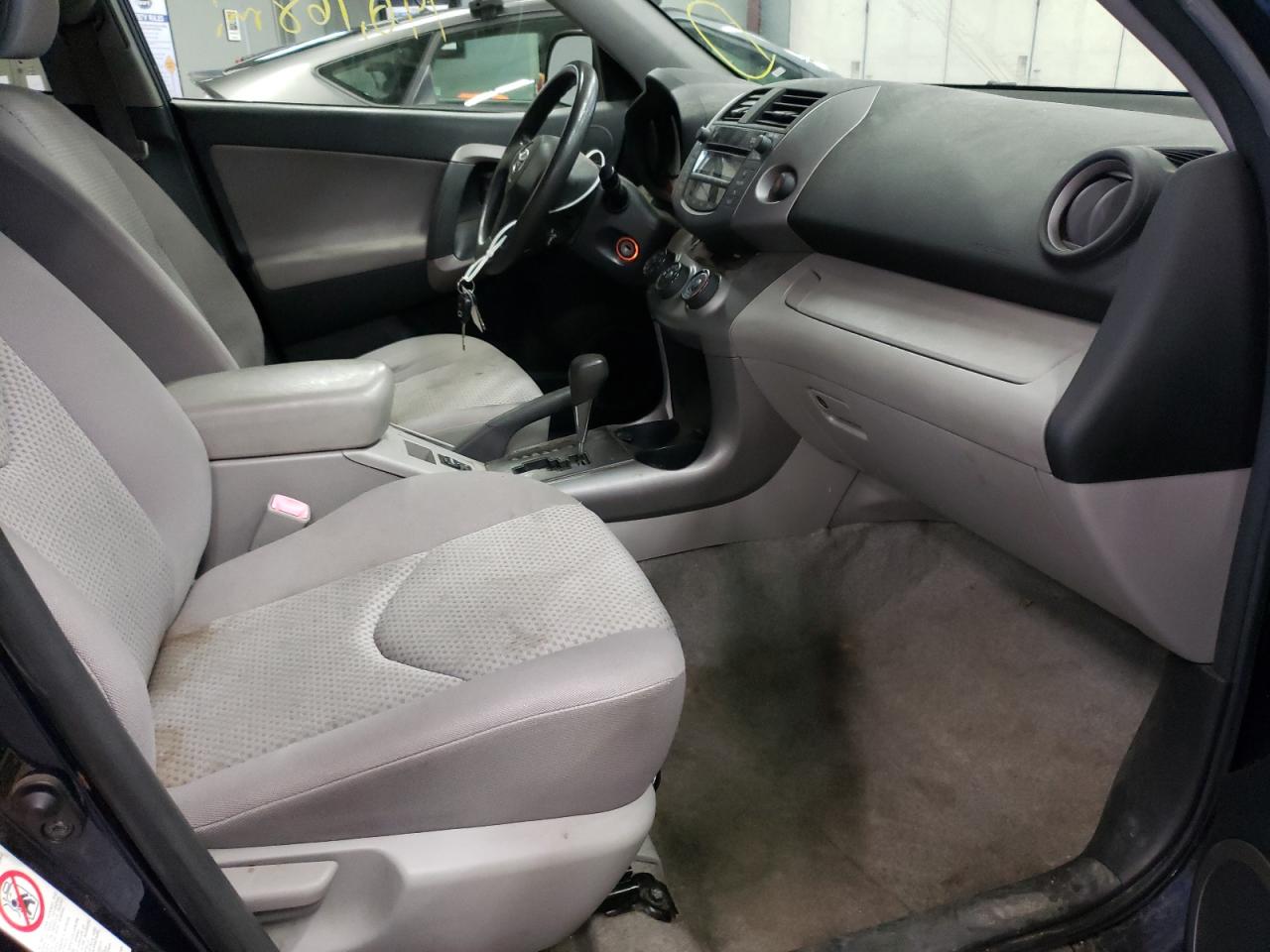 Photo 5 from auction – 2007 TOYOTA RAV4 with VIN JTMBD33V775121627
