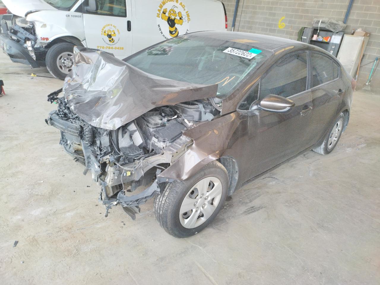 Photo 2 from auction – 2017 KIA FORTE LX with VIN 3KPFK4A73HE149786