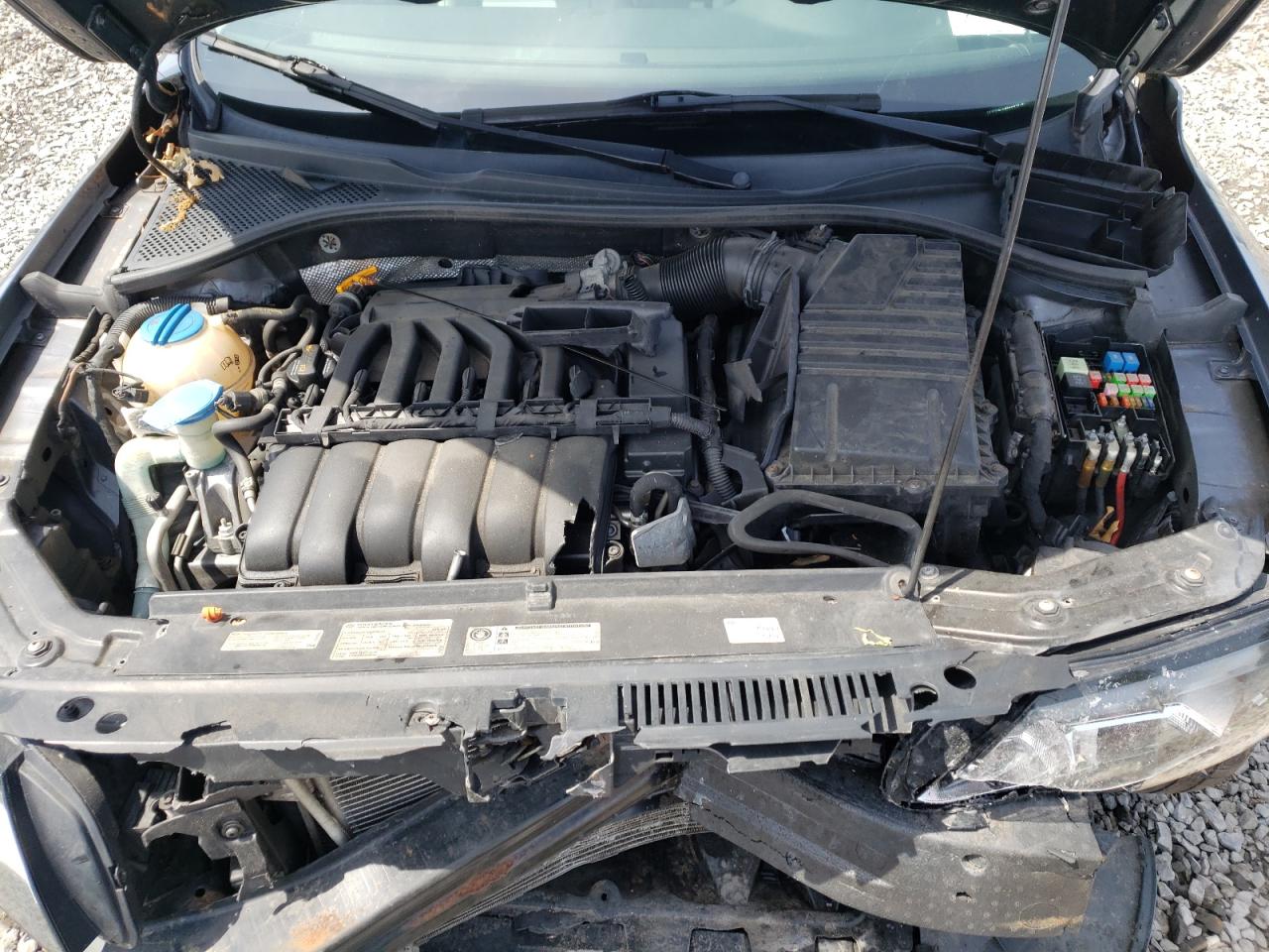 Photo 7 from auction – 2012 VOLKSWAGEN PASSAT SE with VIN 1VWBM7A36CC045121