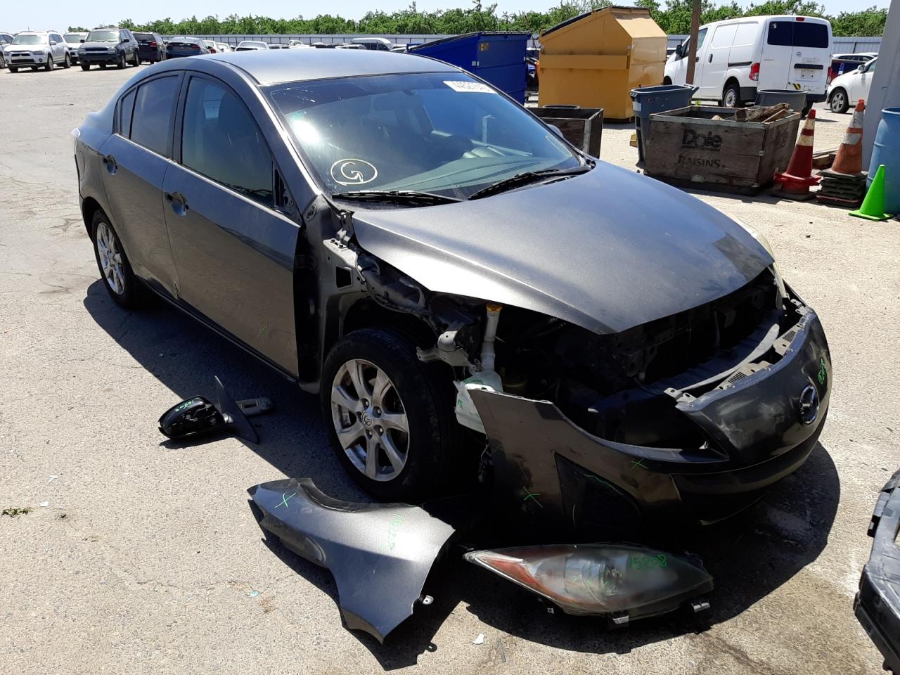 MAZDA 3 I 2011 with VIN JM1BL1VF7B1491988 - Photo from auction