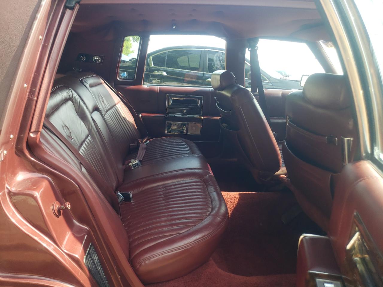 Photo 6 from auction – 1991 CADILLAC BROUGHAM with VIN 1G6DW5476MR710643