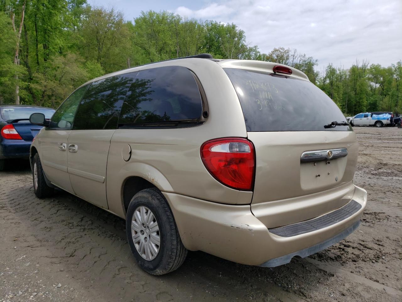 Photo 3 from auction – 2006 CHRYSLER TOWN & COU with VIN 2A4GP44R46R647794