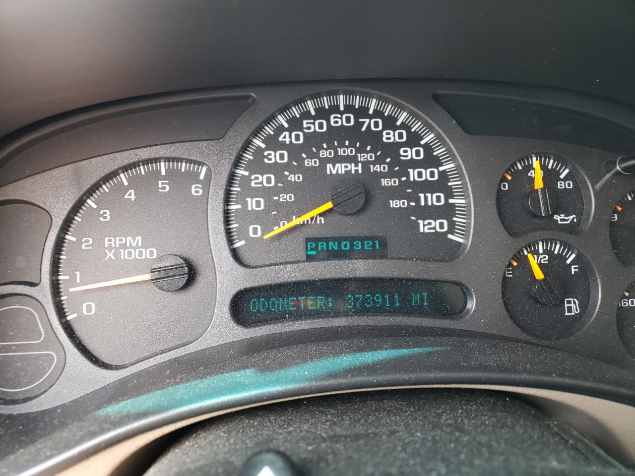 Photo 8 from auction – 2003 CHEVROLET SUBURBAN C with VIN 3GNEC16Z33G136655