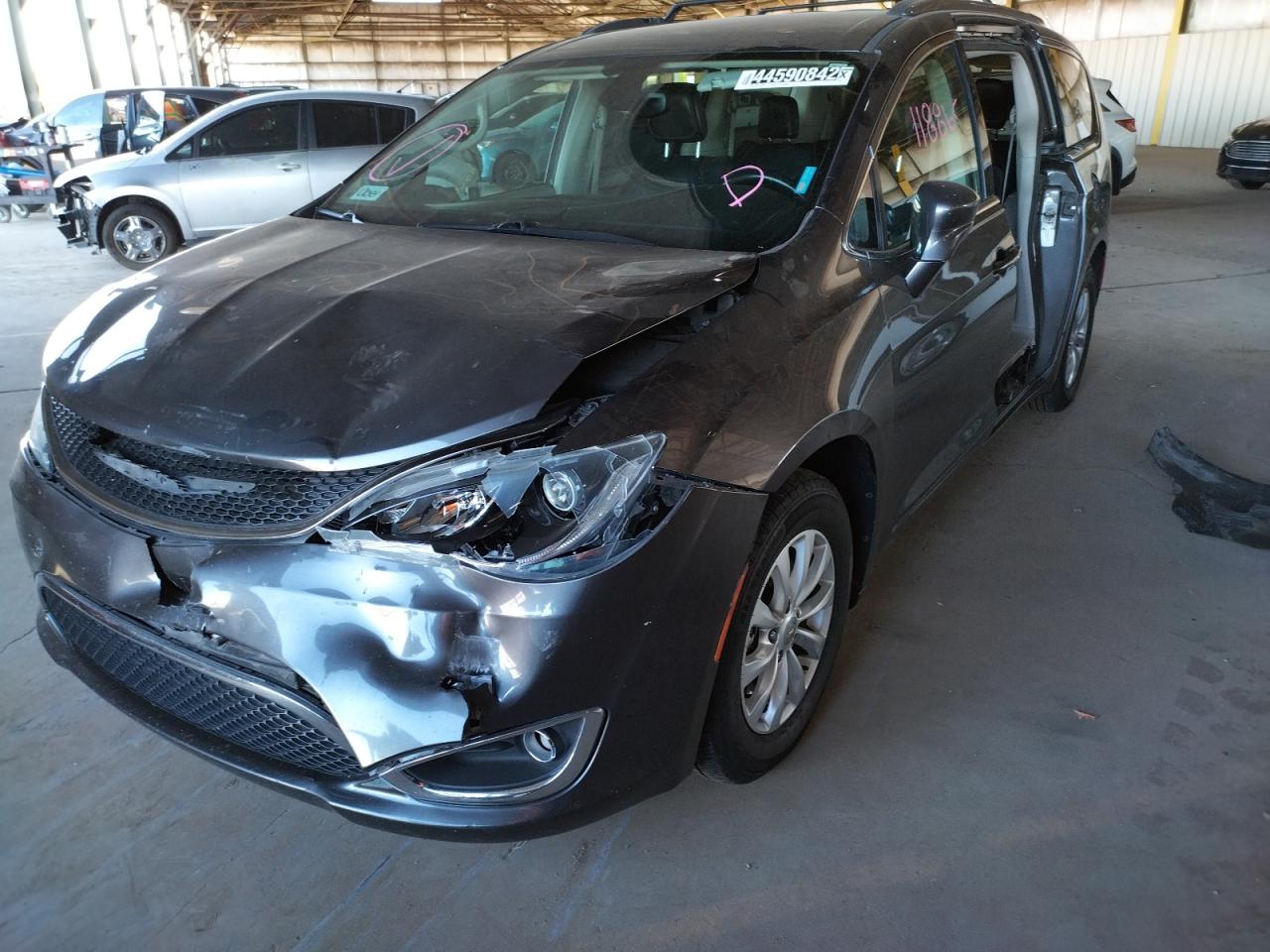 Foto 2 de la subasta – 2019 CHRYSLER PACIFICA T con VIN 2C4RC1BG7KR626300